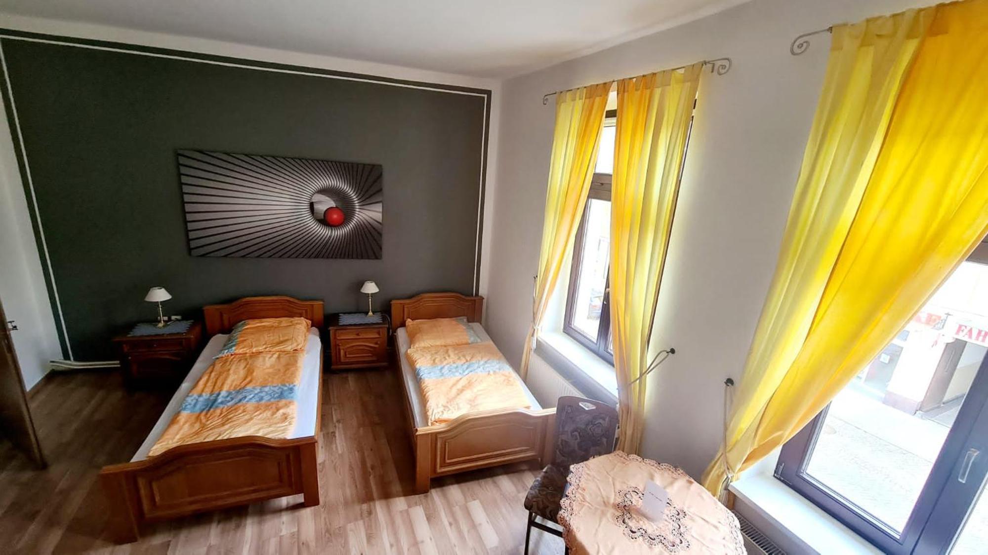Hotel-Garni "Zum Loewen" Бад Фрайнвалде Екстериор снимка
